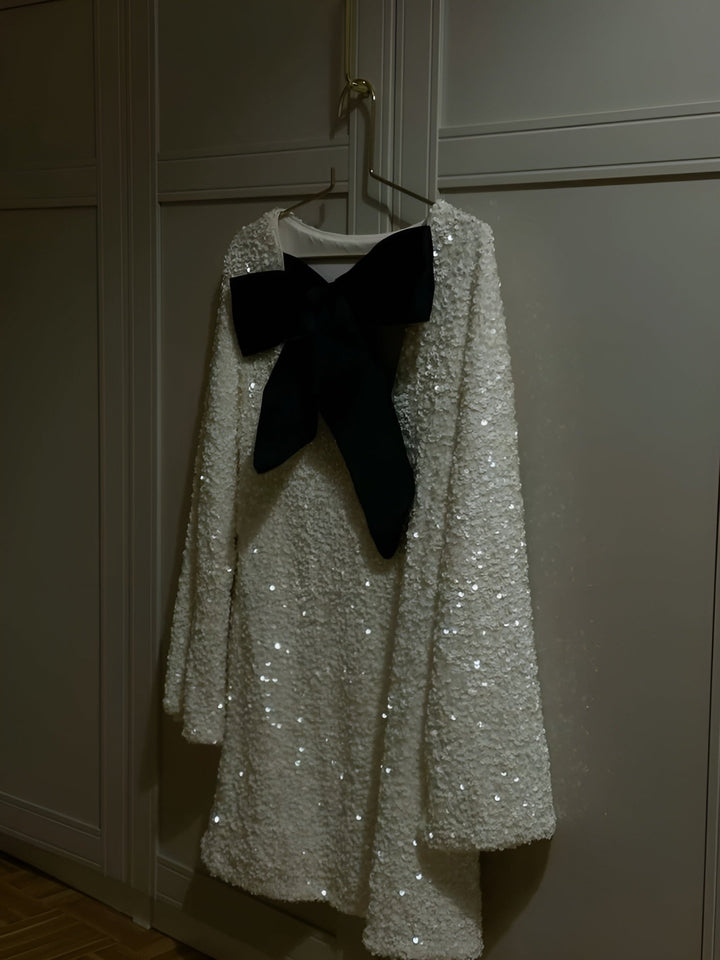 Inga - Glitrende Paljettkjole med rysjer